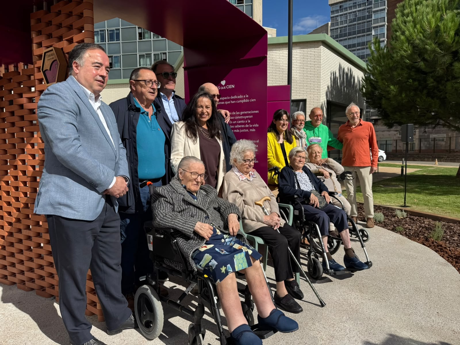 Siete vidas centenarias, siete relatos para que la memoria permanezca