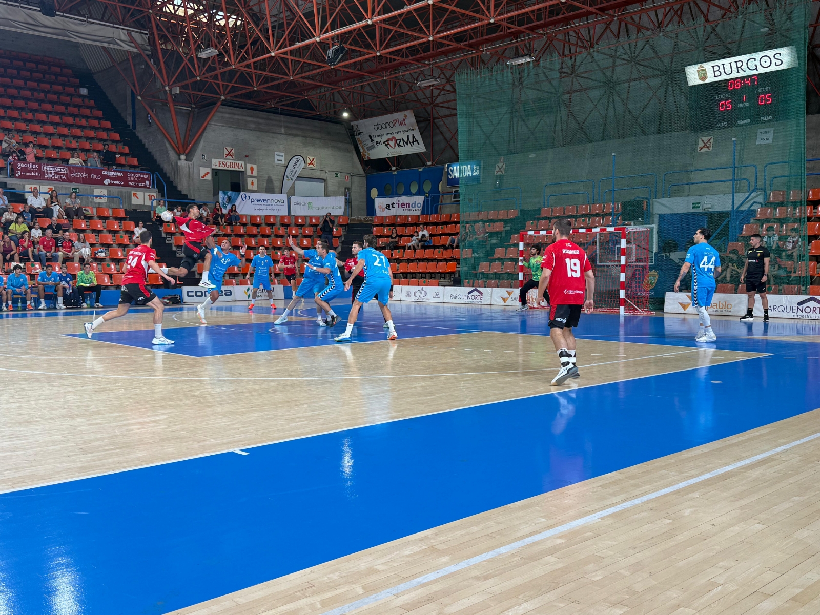 El UBU San Pablo Burgos despierta tras el descanso y se lleva la victoria ante el Santander