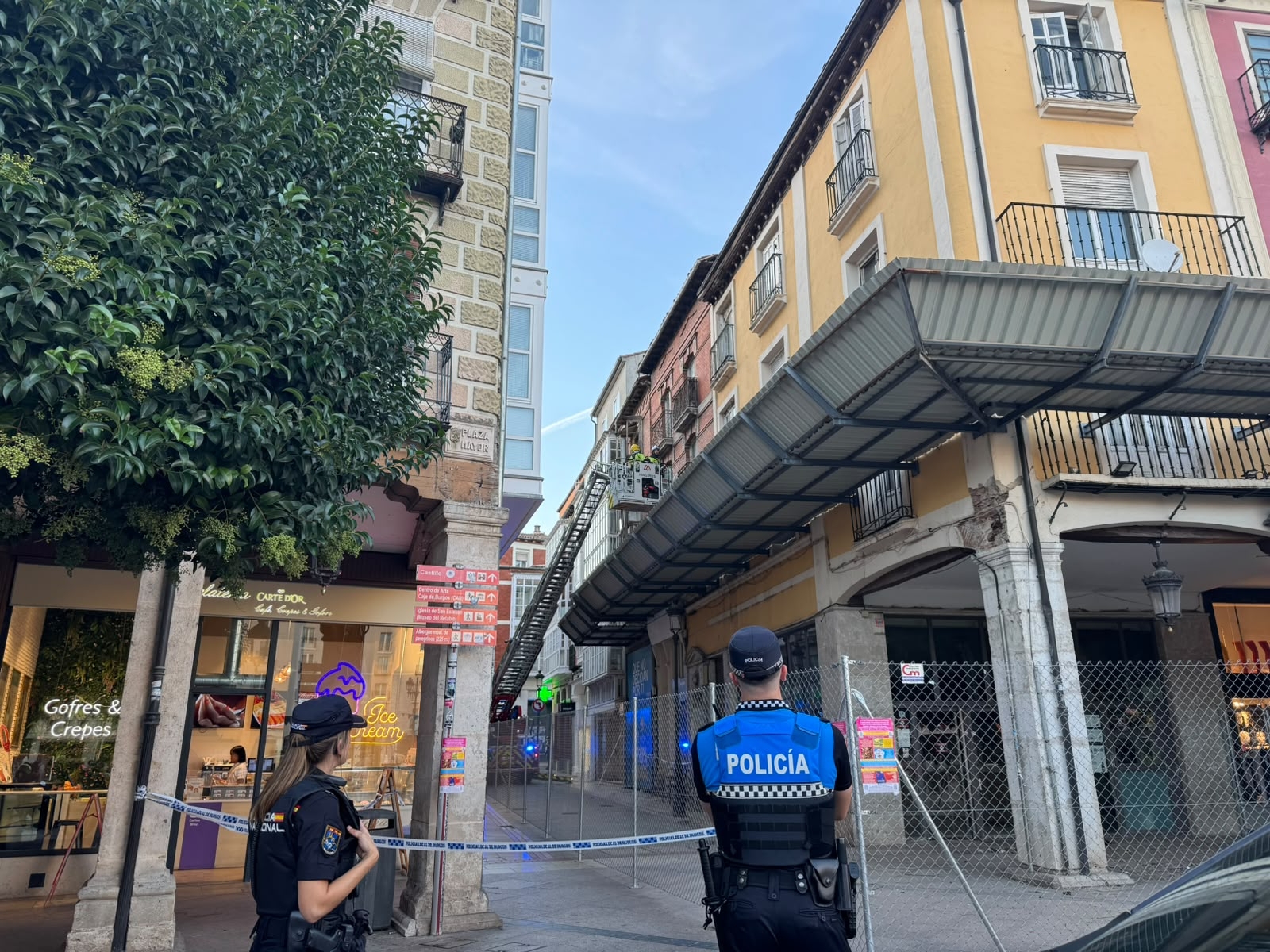 Alarma en pleno centro de Burgos por un supuesto hundimiento en el edificio de Cardenal Segura