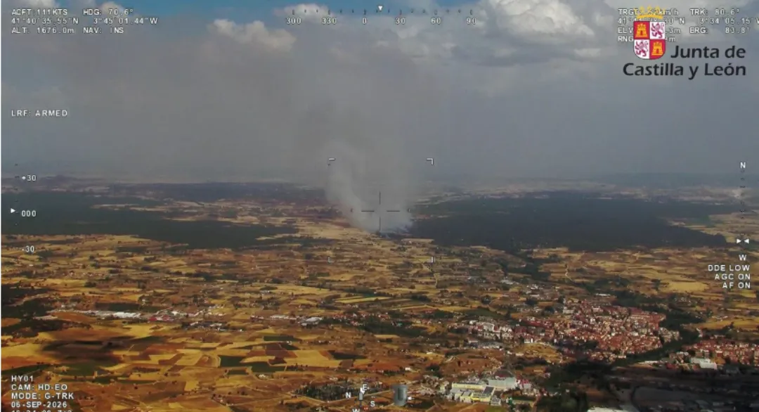 Un voraz incendio amenaza el entorno de Aranda de Duero