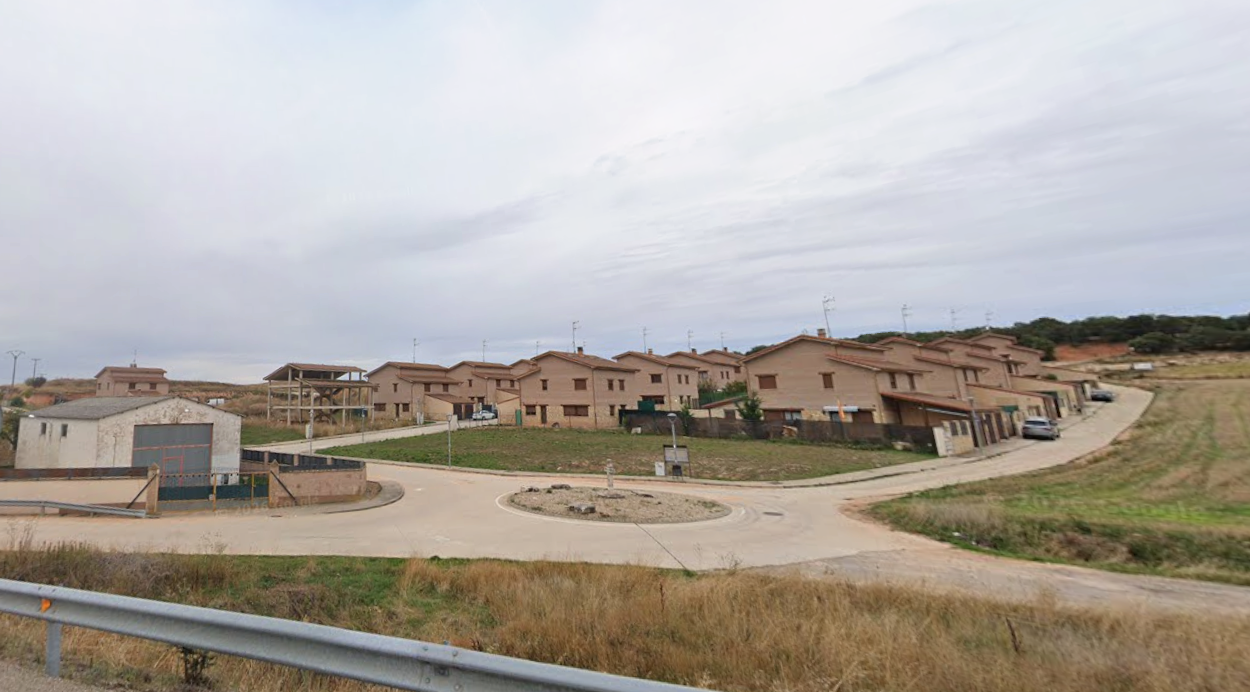 Tres heridos tras empotrarse un turismo contra una vivienda en Cogollos