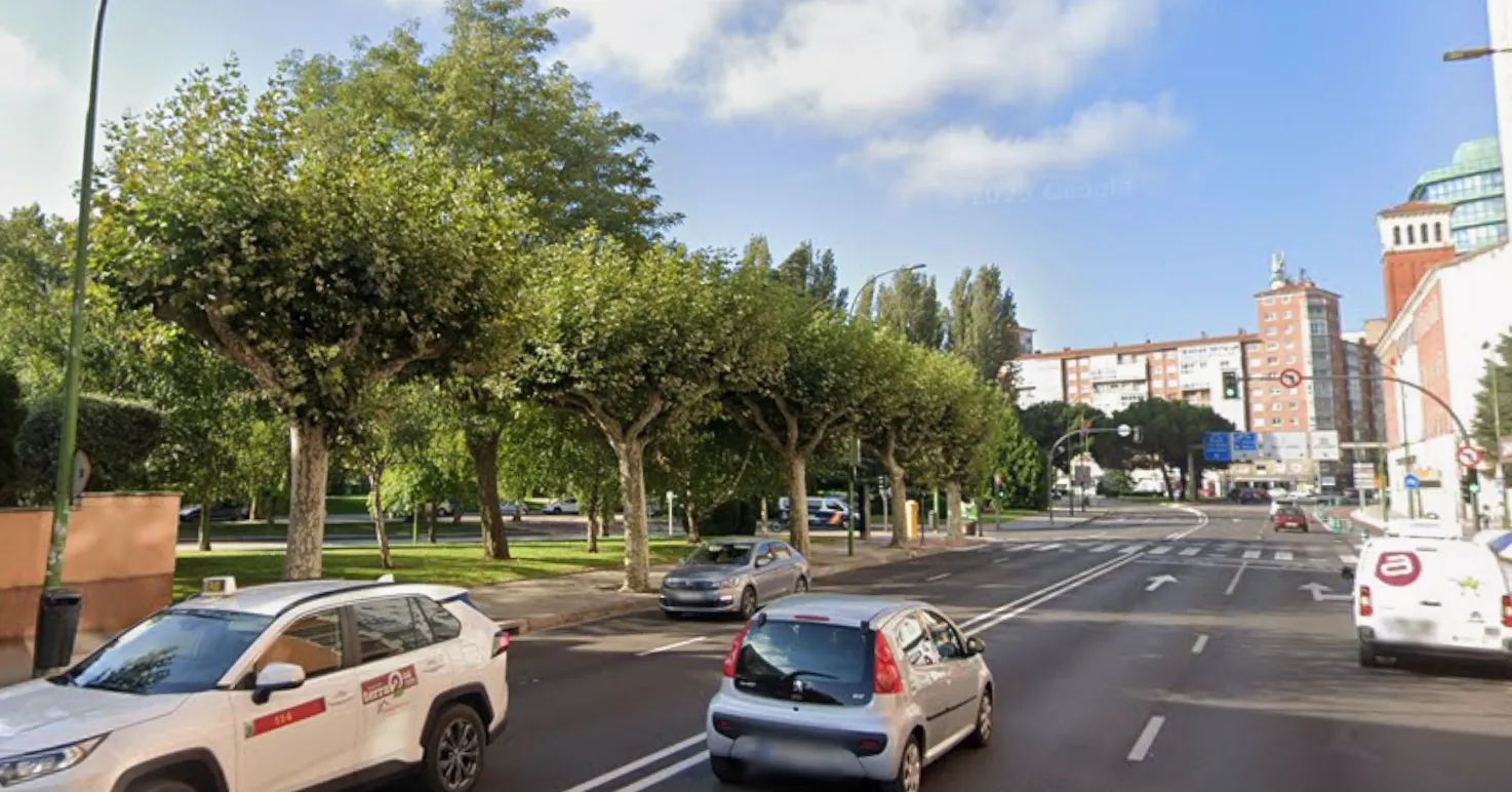 Un hombre de 70 años, herido en una colisión entre un coche y un camión en Burgos capital