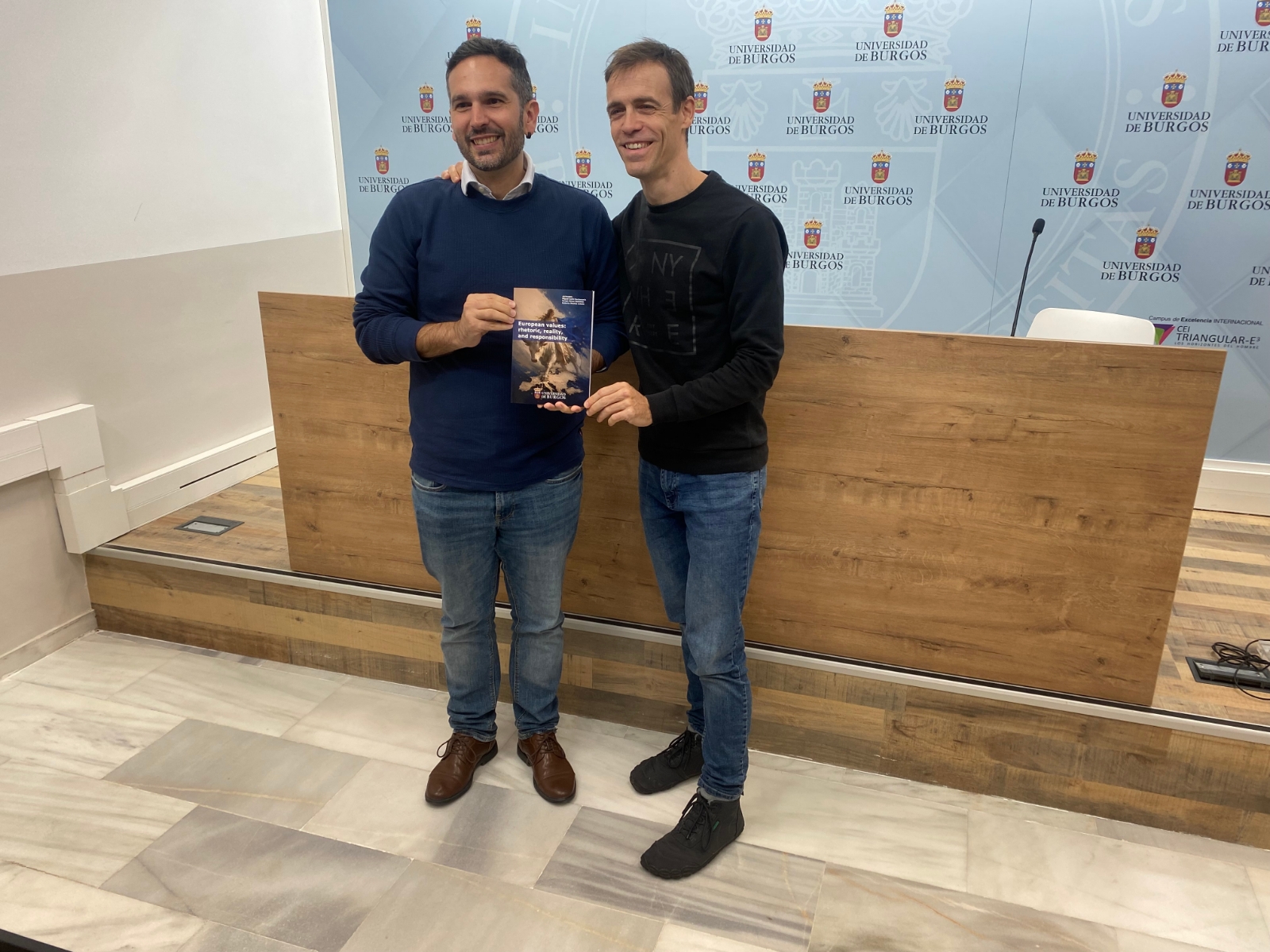 El politólogo Sergio Pérez cuestiona el modelo de valores de la UE y reclama una Europa más social y ciudadana