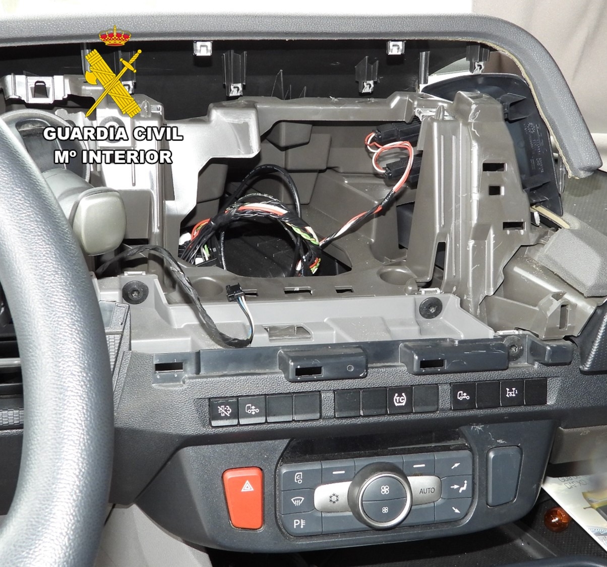 La pista de un camión robado en la A-1 al sur de Burgos destapa una red criminal dedicada al robo de vehículos de gran tonelaje y mercancías