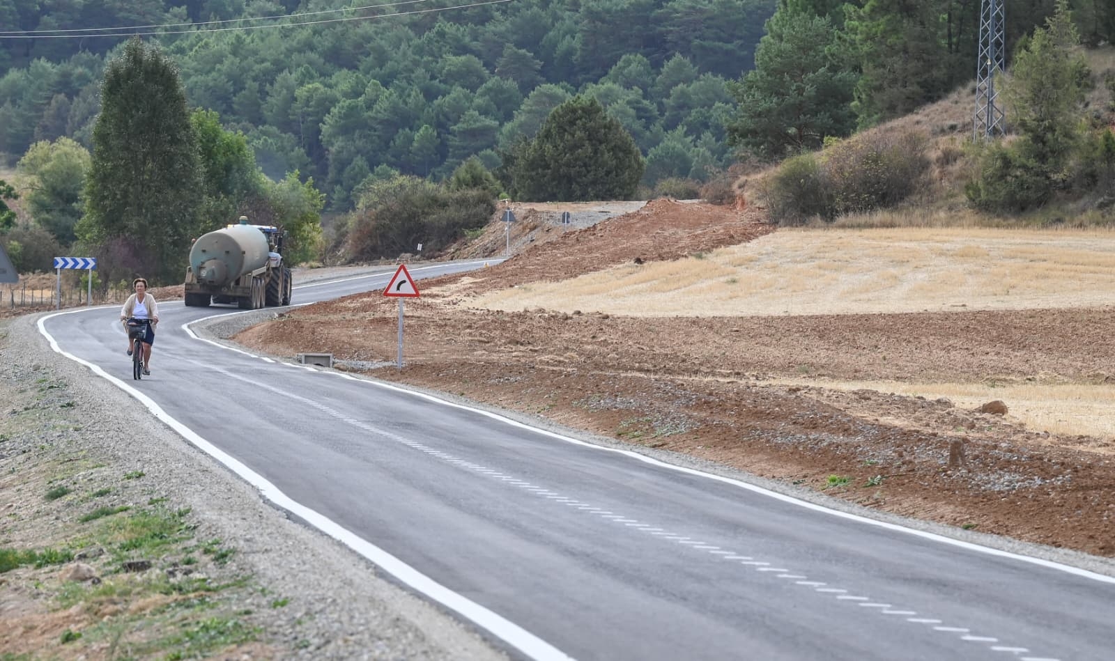 Los Araúzos estrenan carreteras renovadas tras una inversión de casi 3 millones