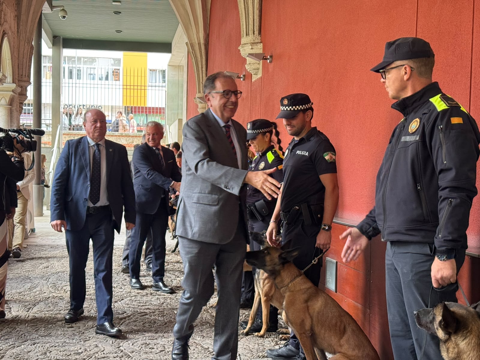 Burgos formará a los nuevos equipos caninos que reforzarán la seguridad de las cárceles en 2027