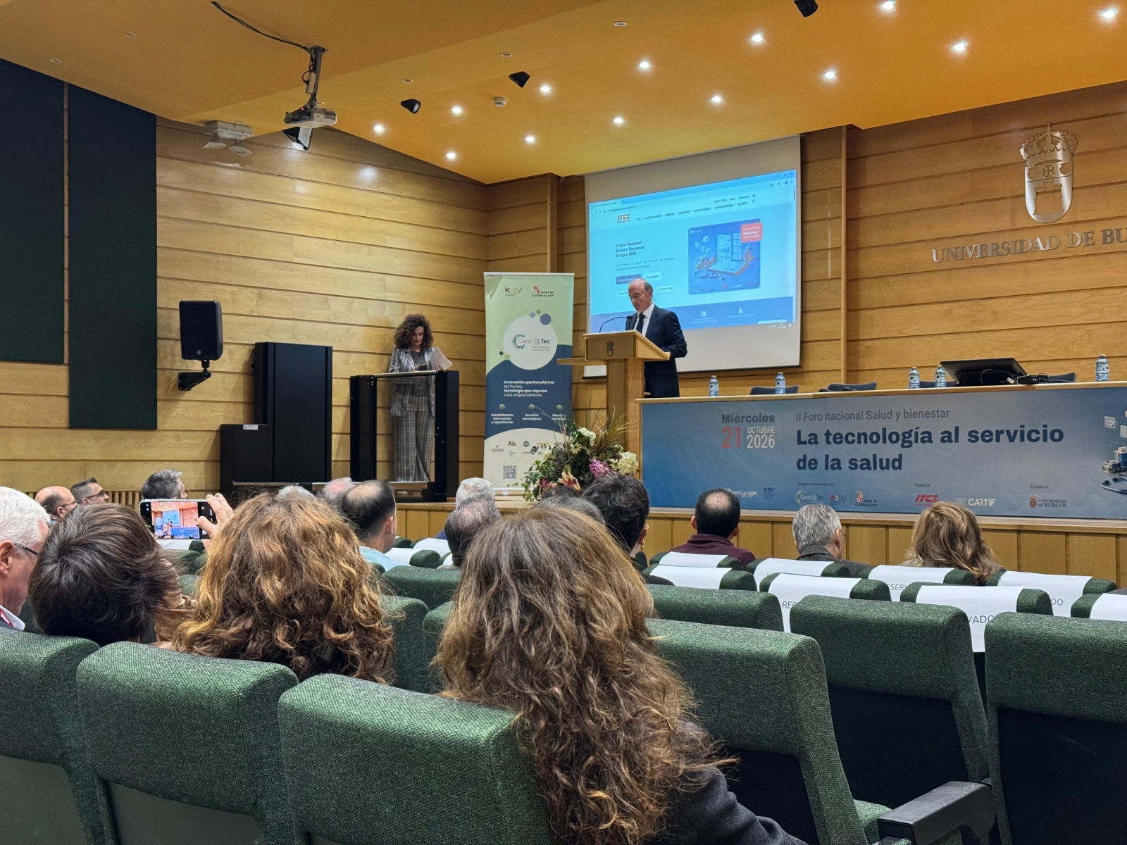 El dato, la conectividad y la innovación tecnológica, claves para transformar la atención sanitaria