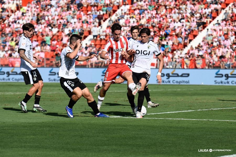 El Burgos CF cae en Almería tras realizar un buen partido (2-1)