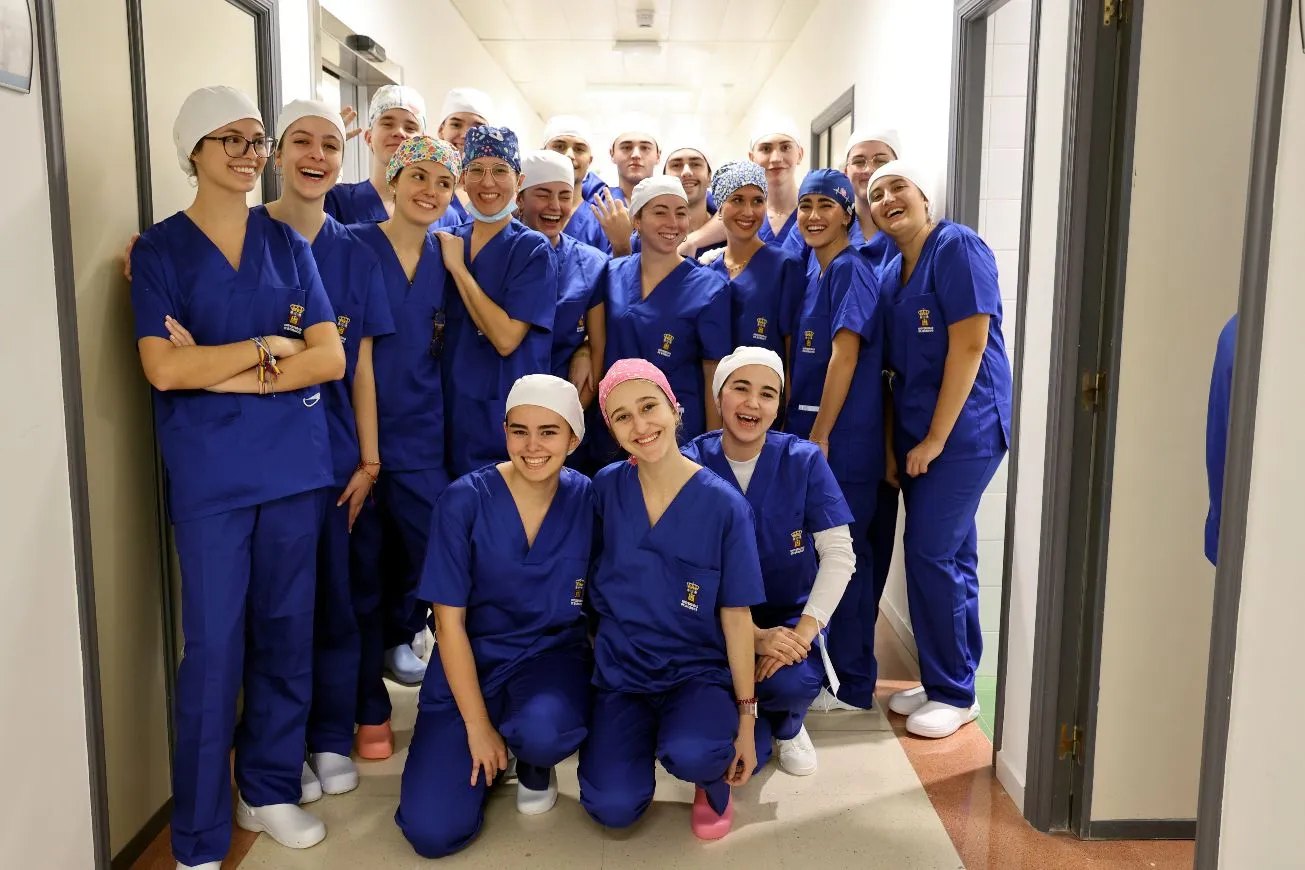La primera promoción de Medicina de la UBU conmemora el Día de la Profesión Médica reivindicando la empatía y la vocación