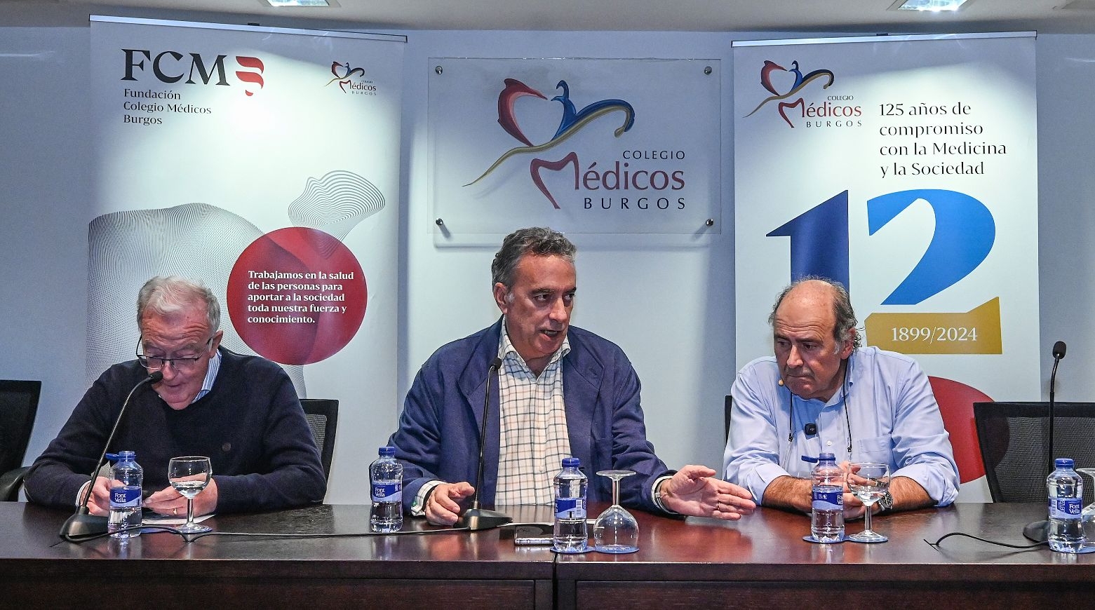 El Dr. José Herrero inaugura el ciclo de charlas del COMBU con un viaje por la historia del conocimiento médico