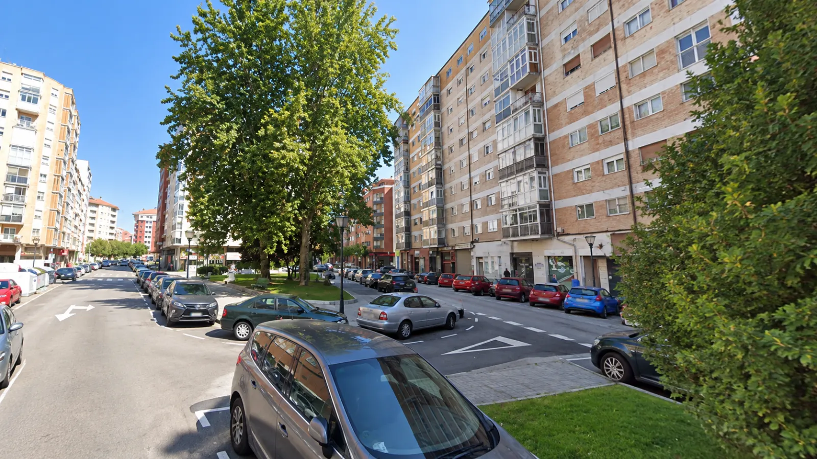Un motorista de 35 años, herido en una colisión con un coche en Burgos
