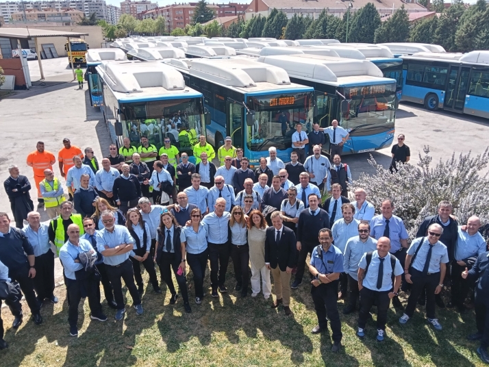 V&Iacute;DEO | Llegada a Burgos de los 40 autobuses cedidos por el Ayuntamiento de Madrid | Imagen 1