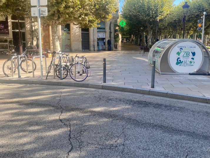 Uno de los dos sobra | Imagen 1