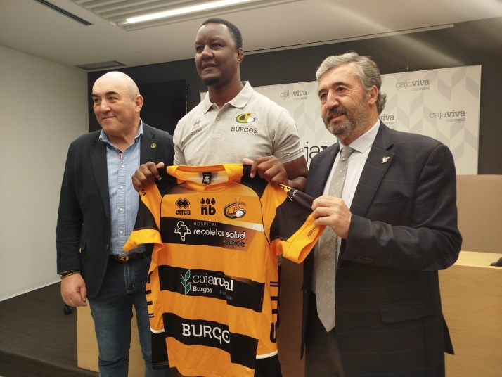 Caja Rural renueva su apoyo a Aparejadores Rugby Burgos por tres a&ntilde;os m&aacute;s | Imagen 1